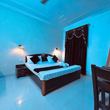The For You Hotel & Restaurant Rishīkesh Esterno foto