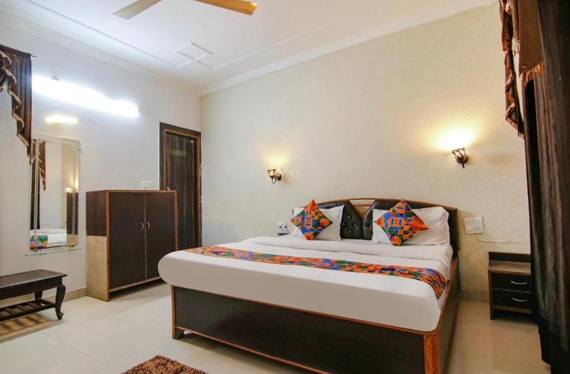 The For You Hotel & Restaurant Rishīkesh Esterno foto