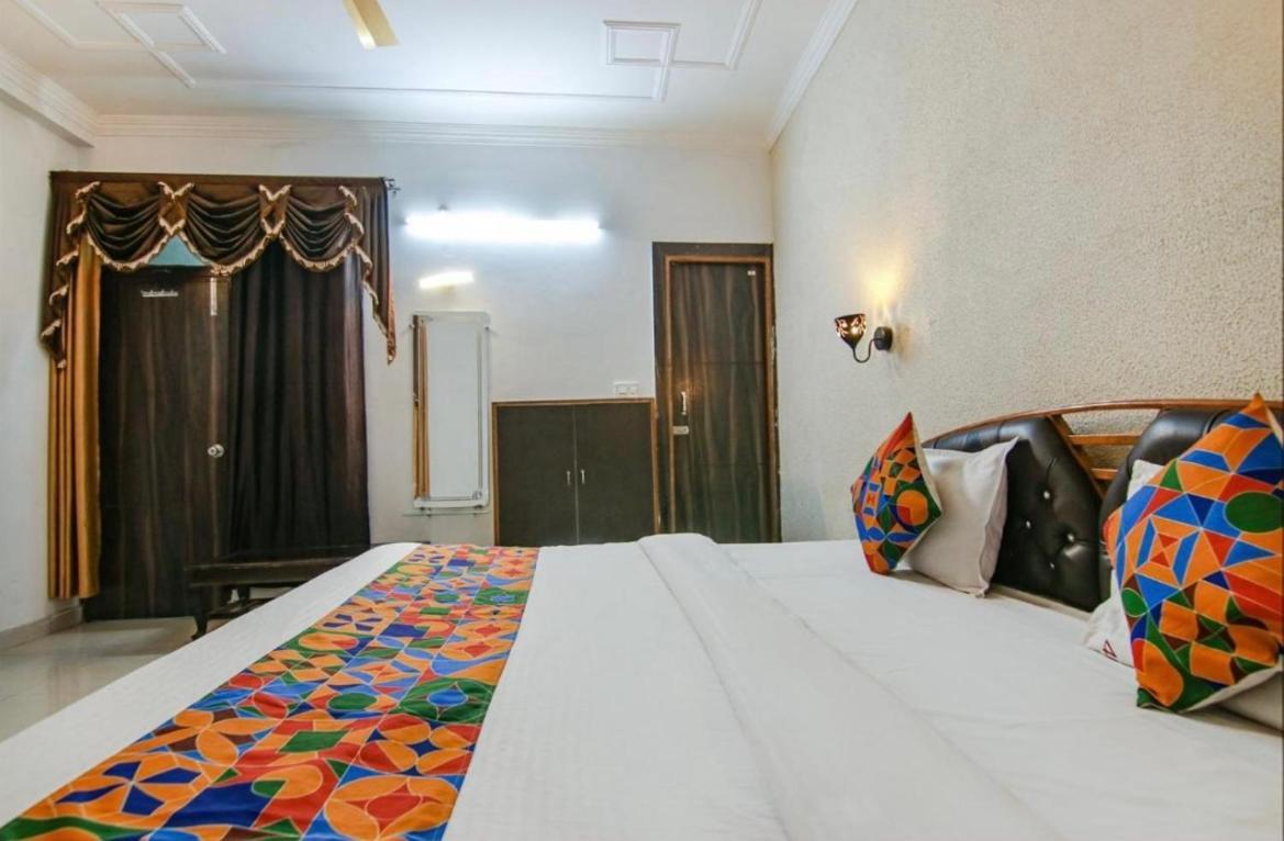 The For You Hotel & Restaurant Rishīkesh Esterno foto