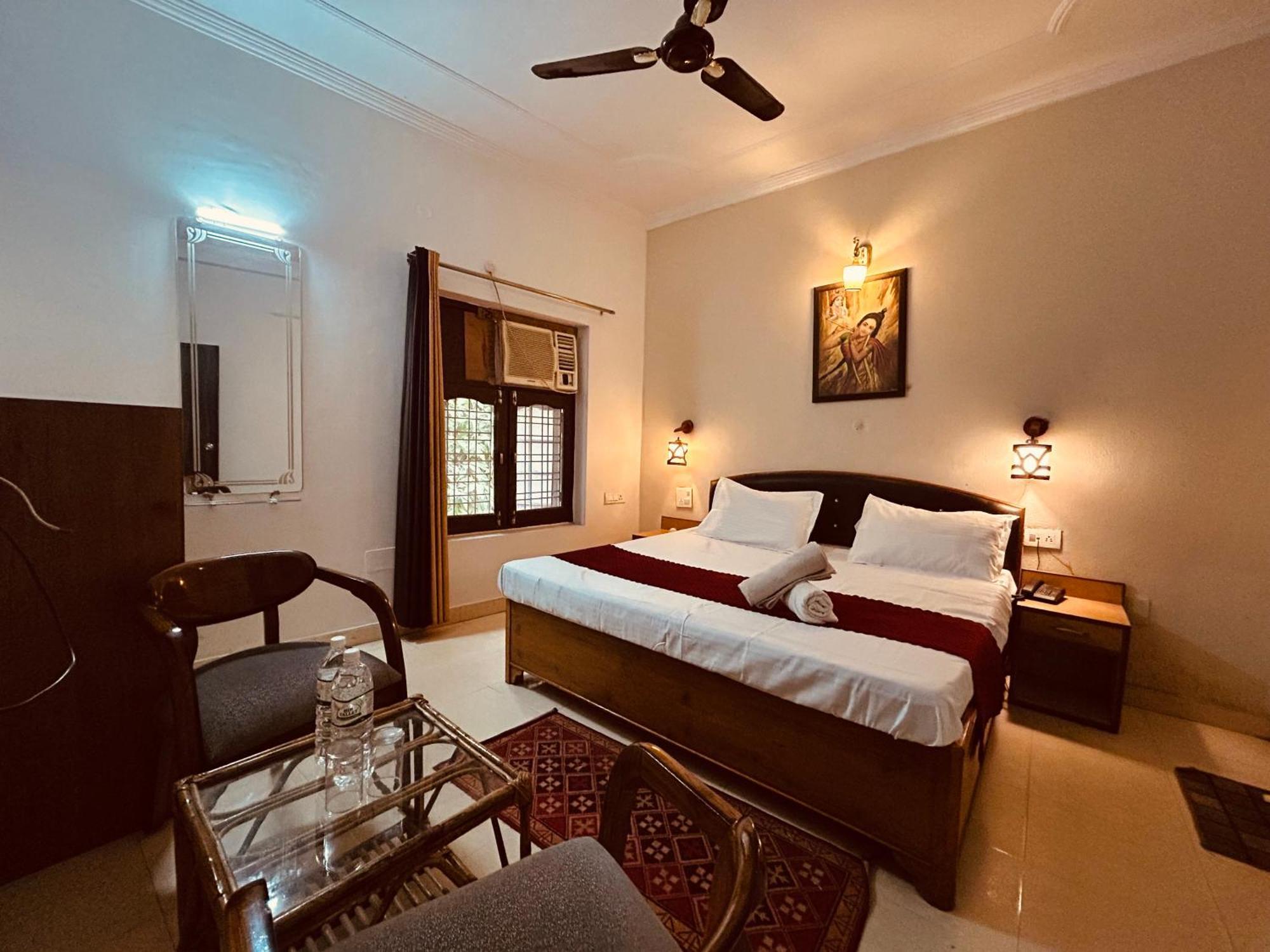 The For You Hotel & Restaurant Rishīkesh Esterno foto