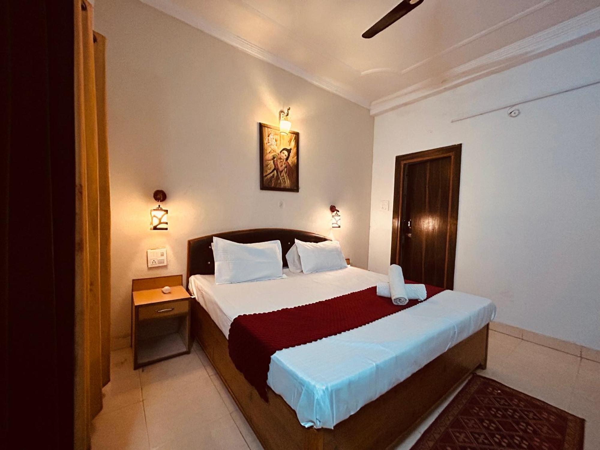 The For You Hotel & Restaurant Rishīkesh Esterno foto