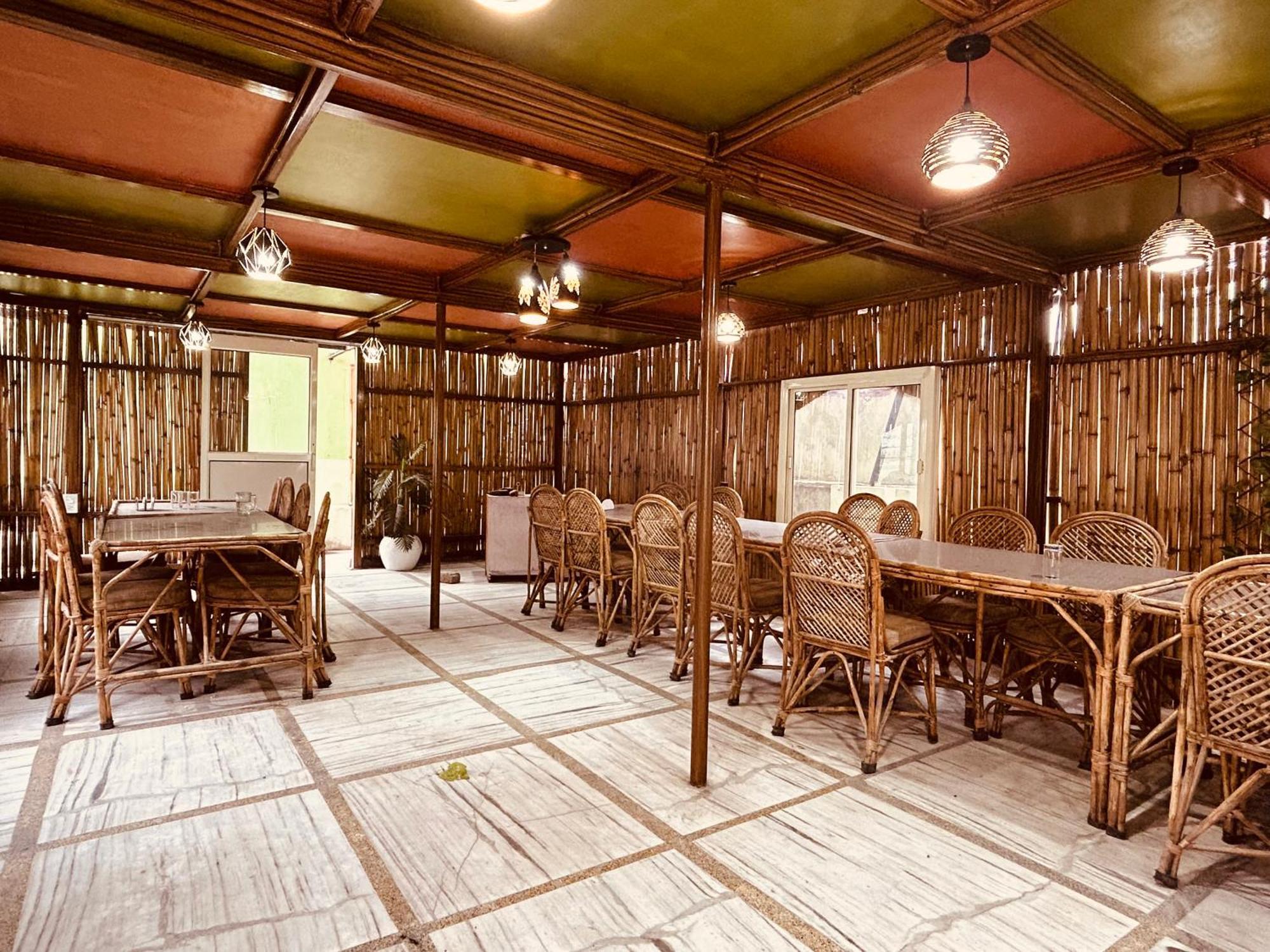 The For You Hotel & Restaurant Rishīkesh Esterno foto
