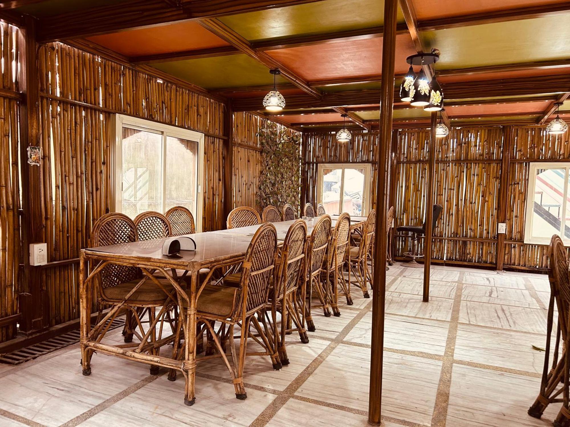 The For You Hotel & Restaurant Rishīkesh Esterno foto